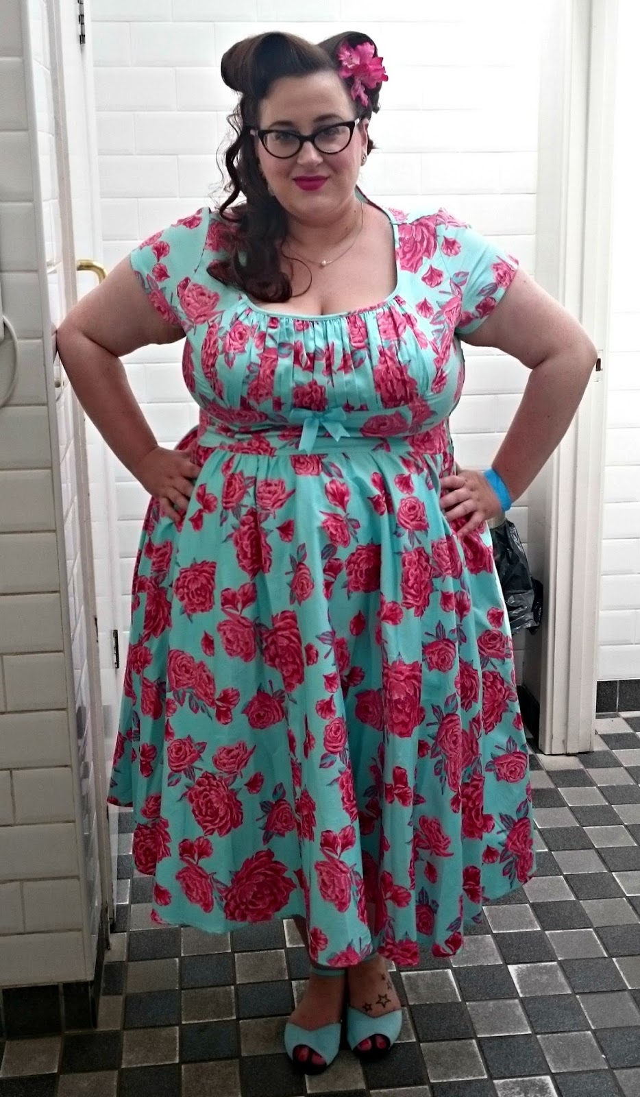 Chubby clothing girl congratulate Have chubby clothing girl really